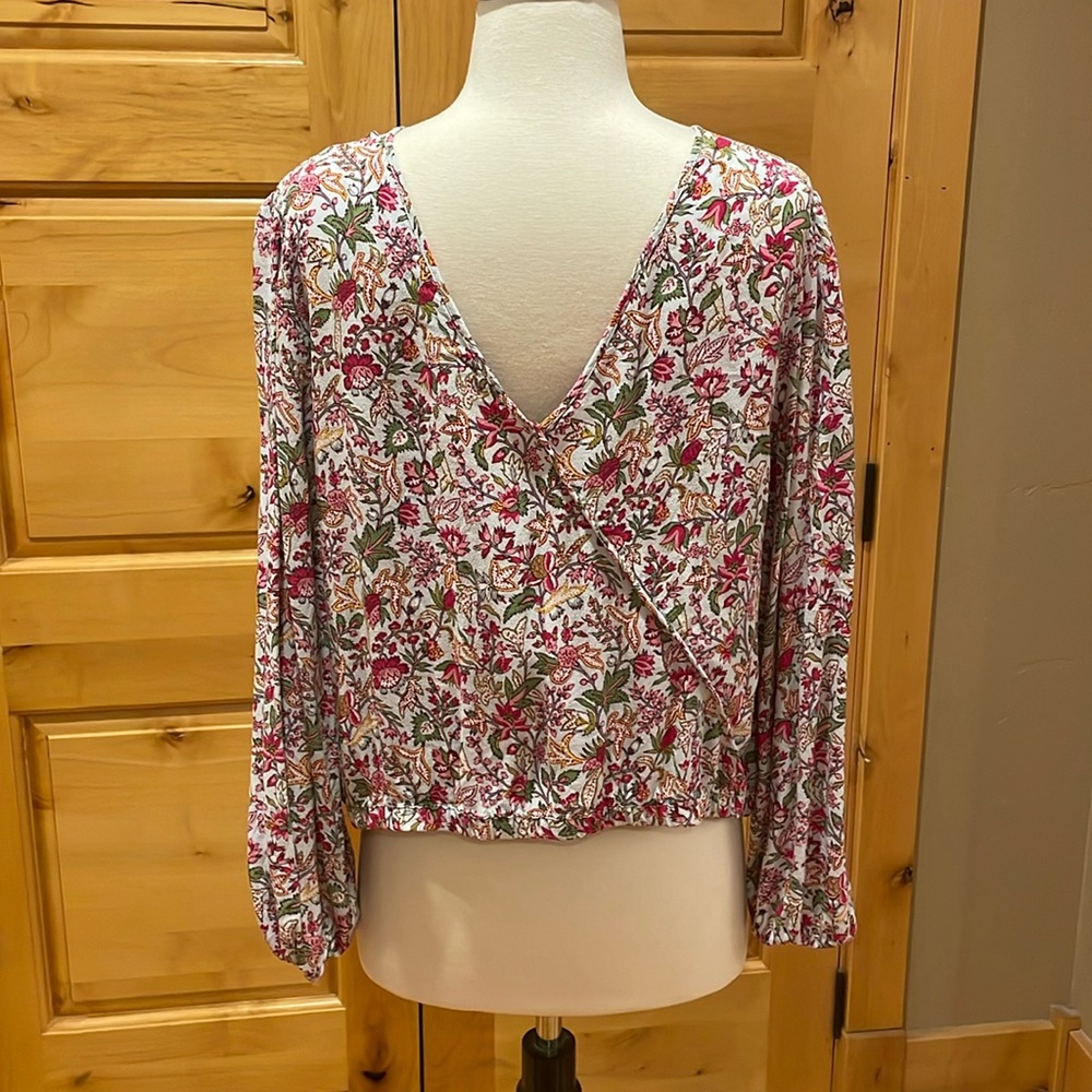 LOFT- Jungle Wrapped Back Floral Cropped Top- L